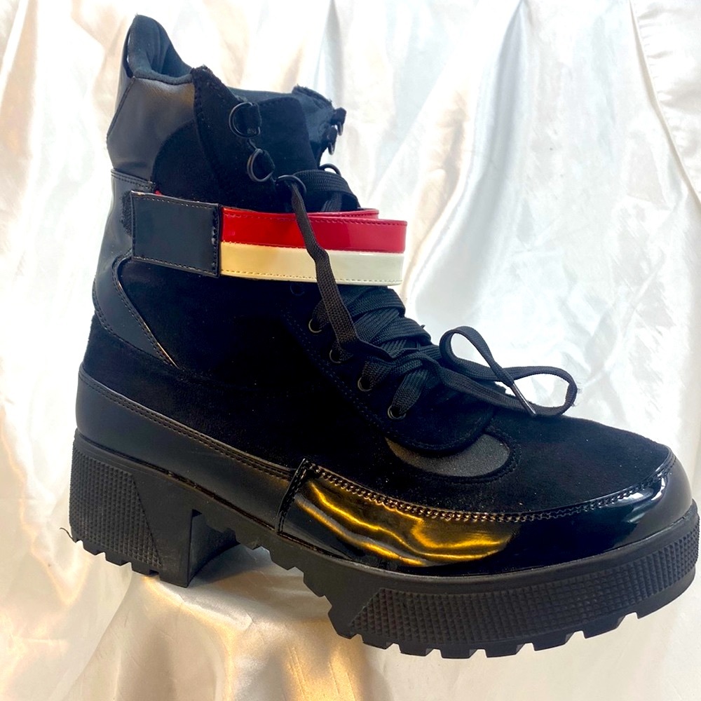 Women high ankle boots